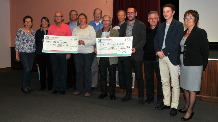 Remise du chèque de la Rando de l'Espoir