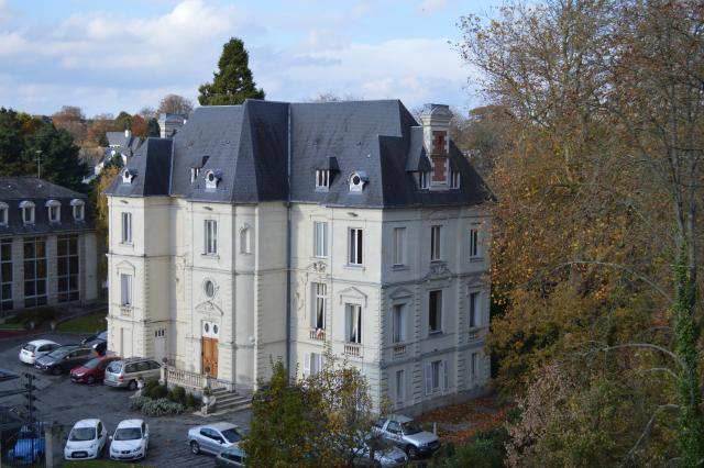 les-services-de-letat-regroupes-dans-les-anciennes-casernes